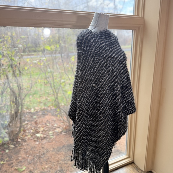 Black  Blanket poncho pull over black knit long poncho - Picture 6 of 7